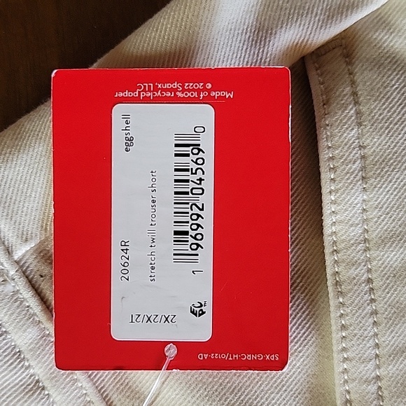 NWT Spanx Women's Plus Stretch Twill Trouser Shorts Eggshell  2X - Picture 4 of 6